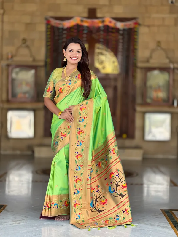 Green_Soft_Pethani_Silk_Saree_With_Zari_Weaving_Meenakari_Motifs_Design_And_Meenakari_Weaving_Rich_Pallu_With_Meenakari_Weaving_Border_And_Tassels_Attached_At_Pallu_End_Blouse_For_Women