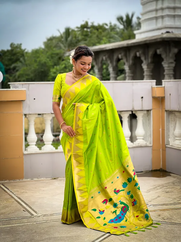Parrot_Green_Soft_Pethani_Silk_Saree_With_Zari_Weaving_Motifs_Design_And_Meenakari_Weaving_Rich_Pallu_With_Temple_Weaving_Border_And_Tassels_Attached_At_Pallu_End_Blouse_For_Women