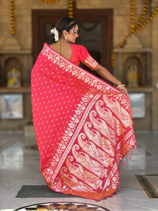 Gajri_Pink_Soft_Banarasi_Silk_Saree_With_Zari_Weaving_Design_All_Over_The_Saree_And_Zari_Weaving_Rich_Pallu_With_Meenakari_Weaving_Border_And_Tassels_Attached_At_Pallu_End_Blouse_For_Women
