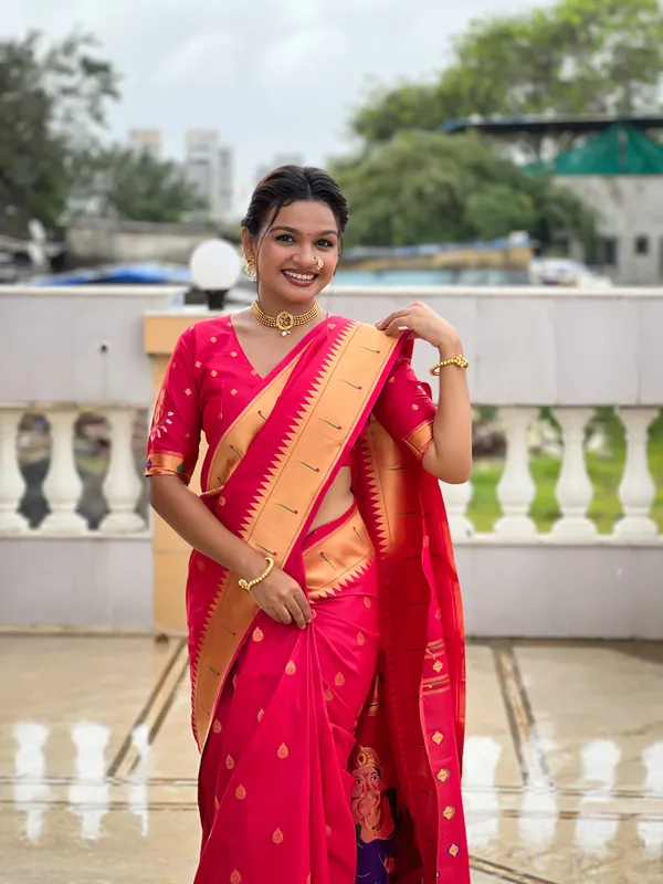 Rani_Pink_Soft_Pethani_Silk_Saree_With_Zari_Weaving_Motifs_Design_And_Meenakari_Weaving_Rich_Pallu_With_Meenakari_Weaving_Munia_Border_And_Tassels_Attached_At_Pallu_End_Blouse_For_Women