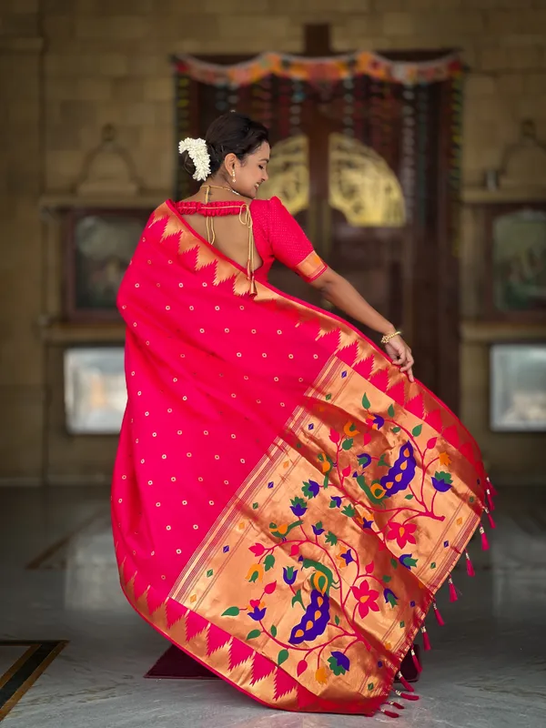 Rani_Pink_Soft_Pethani_Silk_Saree_With_Zari_Weaving_Motifs_Design_And_Meenakari_Weaving_Rich_Pallu_With_Temple_Weaving_Border_And_Tassels_Attached_At_Pallu_End_Blouse_For_Women