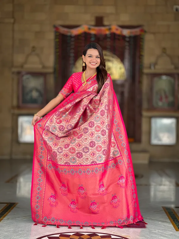 Pink_Soft_Kanjivaram_Silk_Saree_With_Zari_Weaving_Meenakari_Design_All_Over_The_Saree_And_Meenakari_Weaving_Rich_Pallu_For_Women