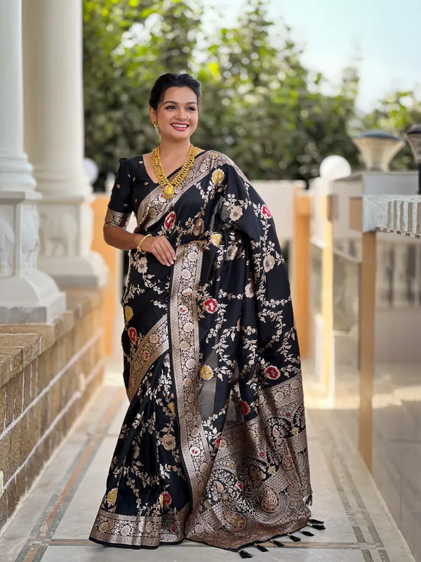Black_Soft_Banarasi_Silk_Saree_With_Zari_Weaving_Meenakari_Touchup_Design_All_Over_The_Saree_And_Meenakari_Weaving_Rich_Pallu_For_Women