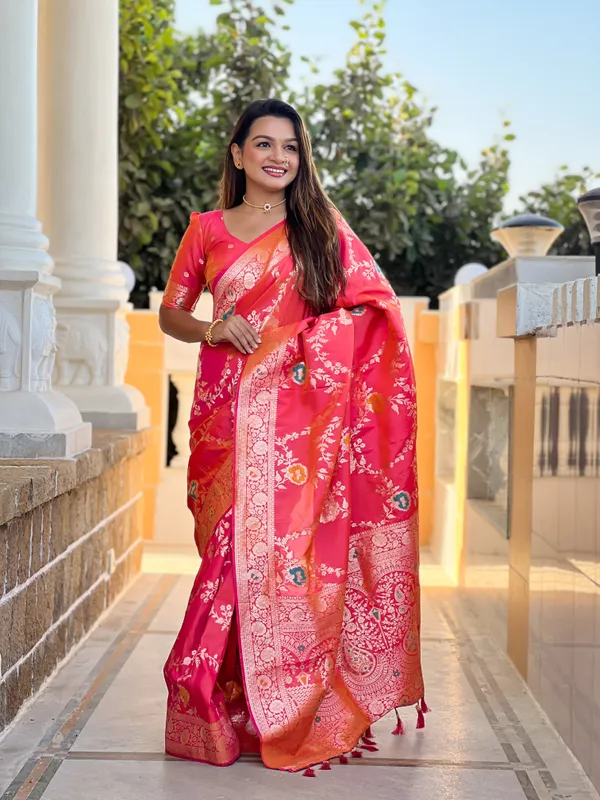 Gajri_Pink_Soft_Banarasi_Silk_Saree_With_Zari_Weaving_Meenakari_Touchup_Design_All_Over_The_Saree_And_Meenakari_Weaving_Rich_Pallu_For_Women