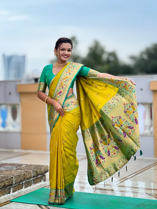 Parrot_Green_Soft_Pethani_Silk_Saree_With_Zari_Weaving_Motifs_Design_And_Meenakari_Weaving_Rich_Pallu_With_Meenakari_Weaving_Border_And_Tassels_Attached_At_Pallu_End_Blouse_For_Women
