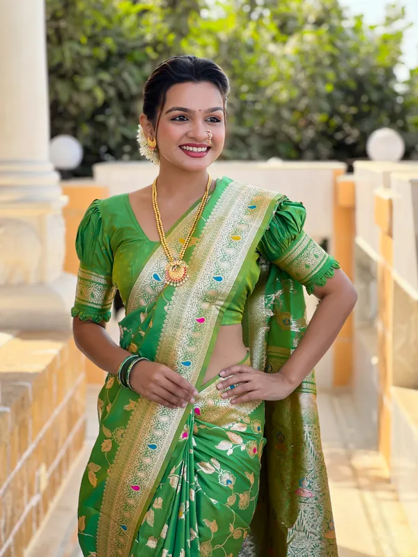 Green_Soft_Banarasi_Silk_Saree_With_Zari_Weaving_Meenakari_Touchup_Design_All_Over_The_Saree_And_Meenakari_Weaving_Rich_Pallu_For_Women