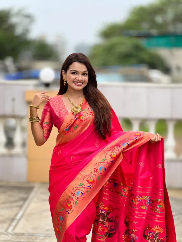 Pink_Soft_Pethani_Silk_Saree_With_Zari_Weaving_Meenakari_Motifs_Design_And_Meenakari_Weaving_Rich_Pallu_With_Meenakari_Weaving_Border_And_Tassels_Attached_At_Pallu_End_Blouse_For_Women