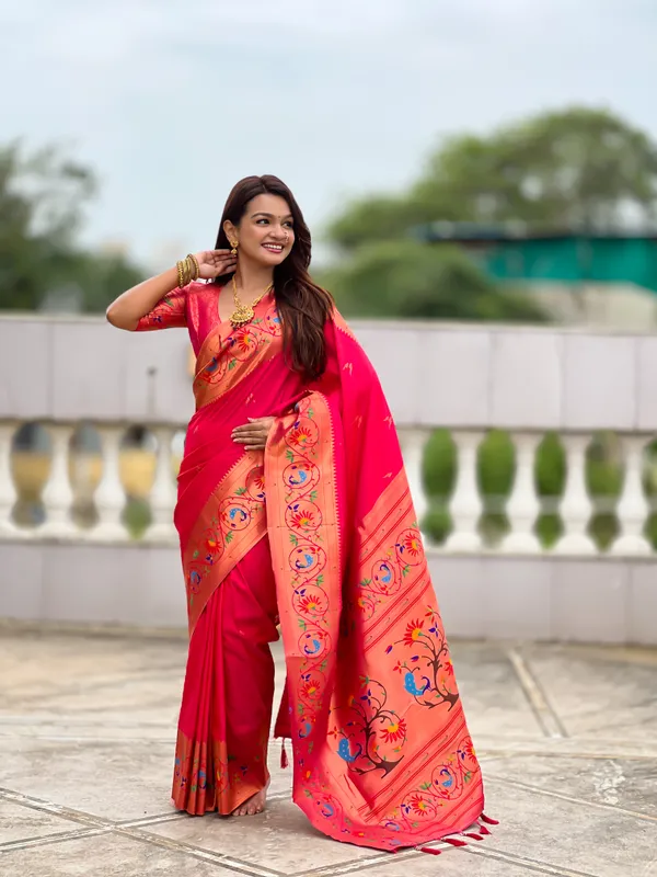 Pink_Soft_Pethani_Silk_Saree_With_Zari_Weaving_Meenakari_Motifs_Design_And_Meenakari_Weaving_Rich_Pallu_With_Meenakari_Weaving_Border_And_Tassels_Attached_At_Pallu_End_Blouse_For_Women