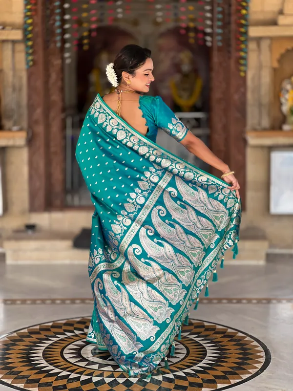 Rama_Soft_Banarasi_Silk_Saree_With_Zari_Weaving_Design_All_Over_The_Saree_And_Zari_Weaving_Rich_Pallu_With_Meenakari_Weaving_Border_And_Tassels_Attached_At_Pallu_End_Blouse_For_Women