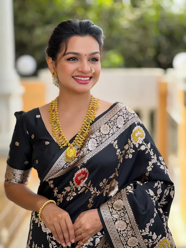 Black_Soft_Banarasi_Silk_Saree_With_Zari_Weaving_Meenakari_Touchup_Design_All_Over_The_Saree_And_Meenakari_Weaving_Rich_Pallu_For_Women