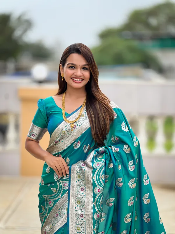 Rama_Soft_Banarasi_Silk_Saree_With_Zari_Weaving_Meenakari_Touchup_Design_All_Over_The_Saree_And_Meenakari_Weaving_Rich_Pallu_For_Women