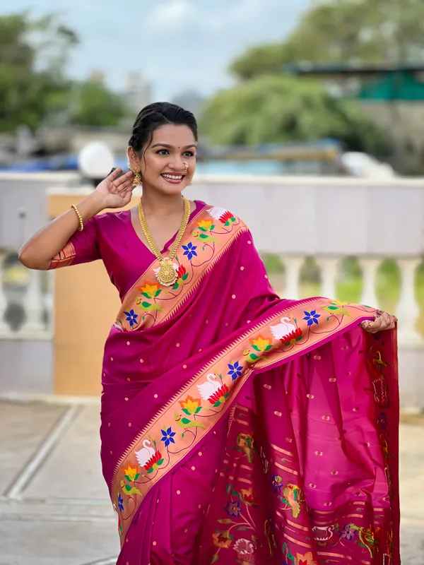 Magenta_Soft_Pethani_Silk_Saree_With_Zari_Weaving_Motifs_Design_And_Meenakari_Weaving_Rich_Pallu_With_Meenakari_Weaving_Border_And_Tassels_Attached_At_Pallu_End_Blouse_For_Women