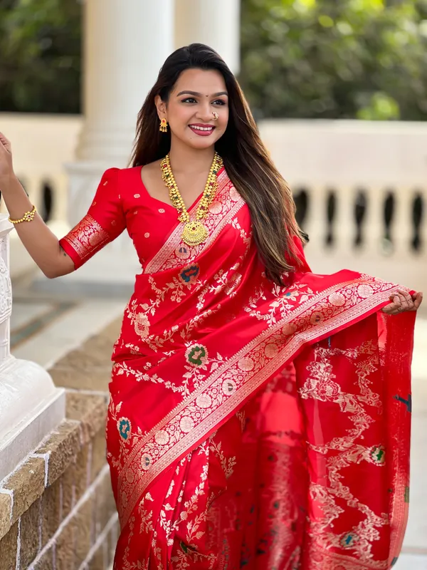 Red_Soft_Banarasi_Silk_Saree_With_Zari_Weaving_Meenakari_Touchup_Design_All_Over_The_Saree_And_Meenakari_Weaving_Rich_Pallu_For_Women