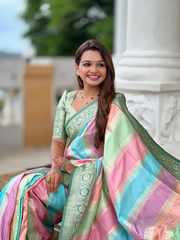 Green_Soft_Silk_Saree_With_Zari_Weaving_Meenakari_Design_All_Over_The_Saree_And_Zari_Weaving_Contrast_Rich_Pallu_With_Cotrast_Weaving_Border_And_Tassels_Attached_At_Pallu_End_Blouse_For_Women