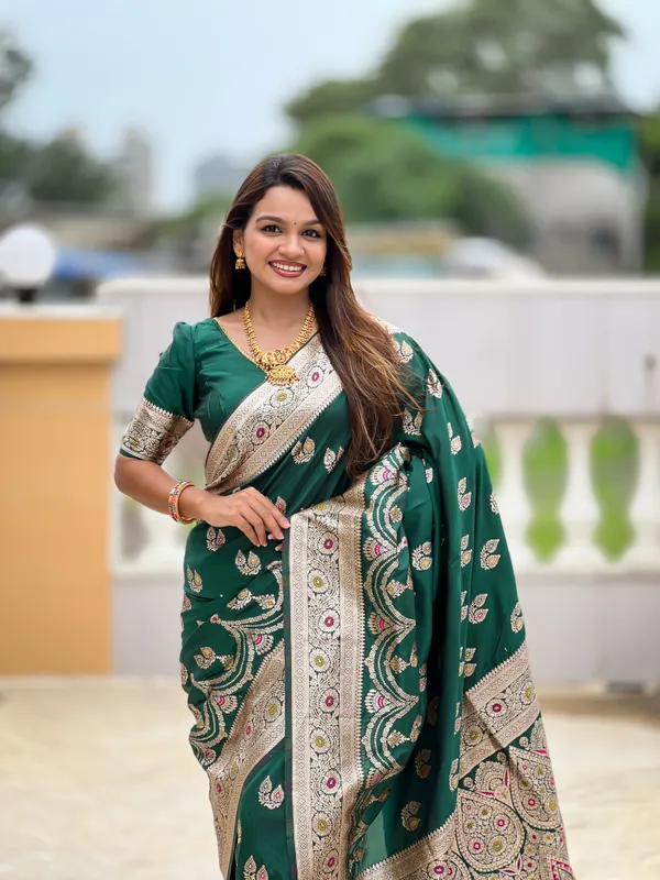 Green_Soft_Banarasi_Silk_Saree_With_Zari_Weaving_Meenakari_Touchup_Design_All_Over_The_Saree_And_Meenakari_Weaving_Rich_Pallu_For_Women