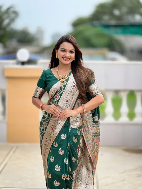 Green_Soft_Banarasi_Silk_Saree_With_Zari_Weaving_Meenakari_Touchup_Design_All_Over_The_Saree_And_Meenakari_Weaving_Rich_Pallu_For_Women