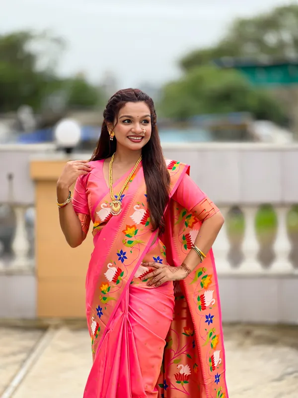 Peach_Soft_Pethani_Silk_Saree_With_Zari_Weaving_Motifs_Design_And_Meenakari_Weaving_Rich_Pallu_With_Meenakari_Weaving_Border_And_Tassels_Attached_At_Pallu_End_Blouse_For_Women