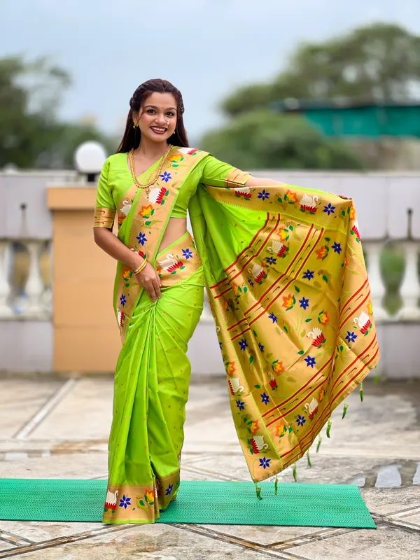 Green_Soft_Pethani_Silk_Saree_With_Zari_Weaving_Motifs_Design_And_Meenakari_Weaving_Rich_Pallu_With_Meenakari_Weaving_Border_And_Tassels_Attached_At_Pallu_End_Blouse_For_Women