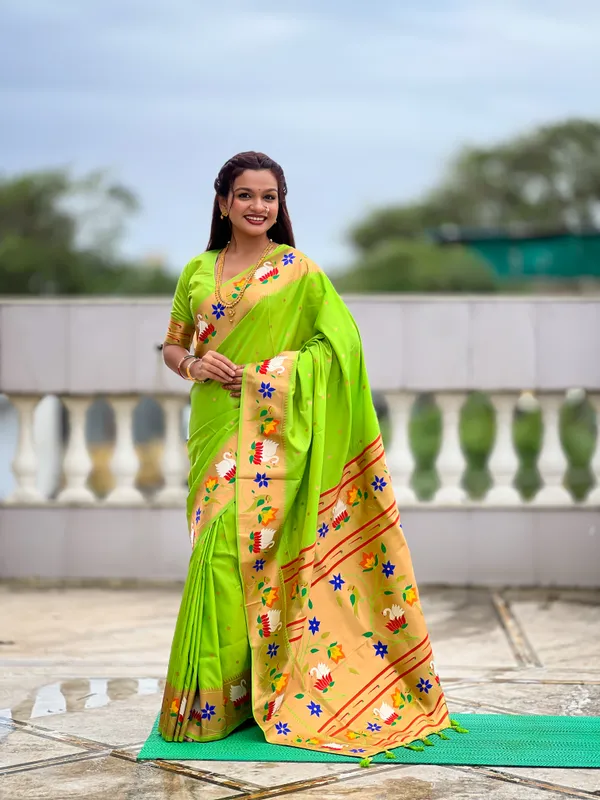 Green_Soft_Pethani_Silk_Saree_With_Zari_Weaving_Motifs_Design_And_Meenakari_Weaving_Rich_Pallu_With_Meenakari_Weaving_Border_And_Tassels_Attached_At_Pallu_End_Blouse_For_Women