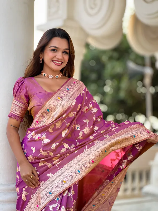 Onion_Soft_Banarasi_Silk_Saree_With_Zari_Weaving_Meenakari_Touchup_Design_All_Over_The_Saree_And_Meenakari_Weaving_Rich_Pallu_For_Women