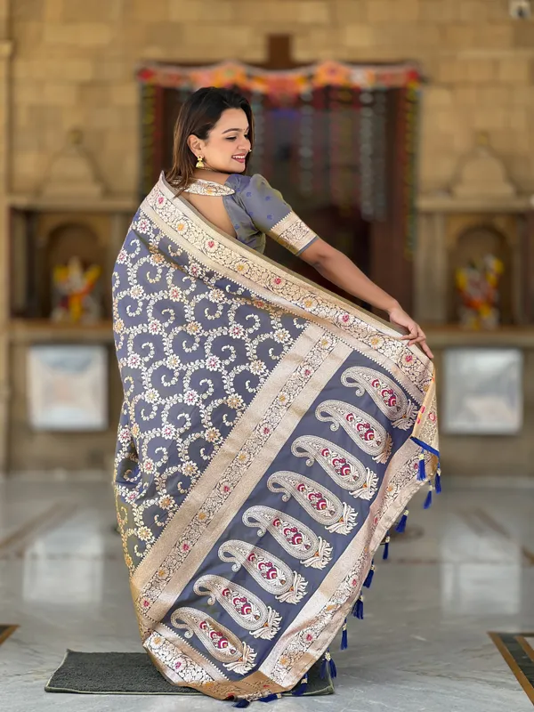 Grey_Soft_Banarasi_Silk_Saree_With_Zari_Weaving_Meenakari_Touchup_Design_All_Over_The_Saree_And_Meenakari_Weaving_Rich_Pallu_For_Women