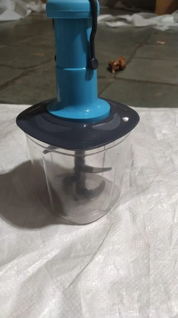 Blue_Manual_Fruit_And_Vegetable_Chopper