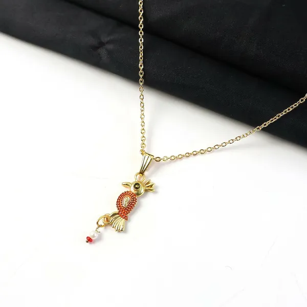 Gold_Brass_Pendant_Necklace_For_Women