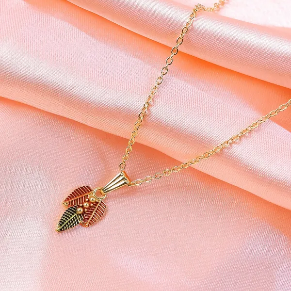 Gold_And_Orange_Brass_Pendant_Necklace_For_Women