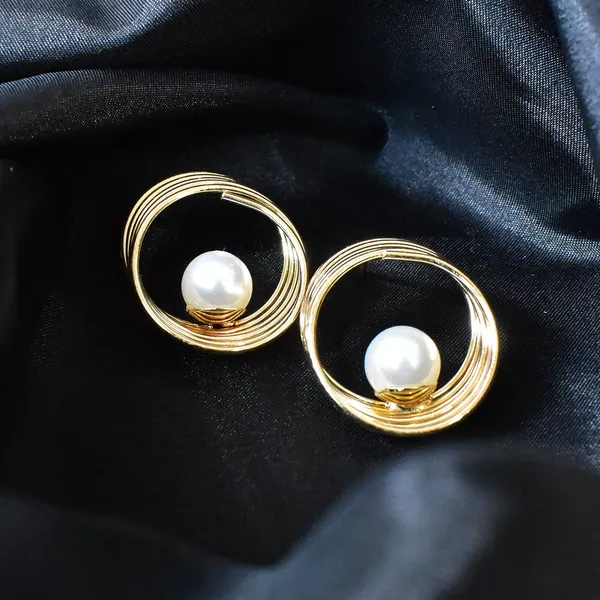 Gold_And_White_Brass_Earring_Set_For_Women