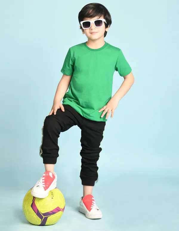 Green_Solid_Round_Neck_Half_Sleeves_Oversized_T-Shirt_For_Boys