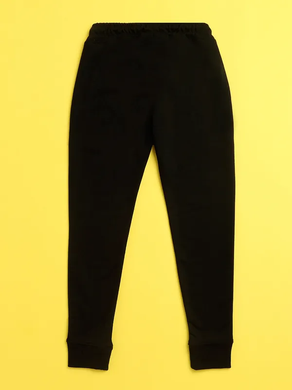 Nusyl_Black_Solid_Cotton_Blend_Straight_Fit_Joggers_With_Side_Pockets_Full_Length_Regular_Fit_Joggers