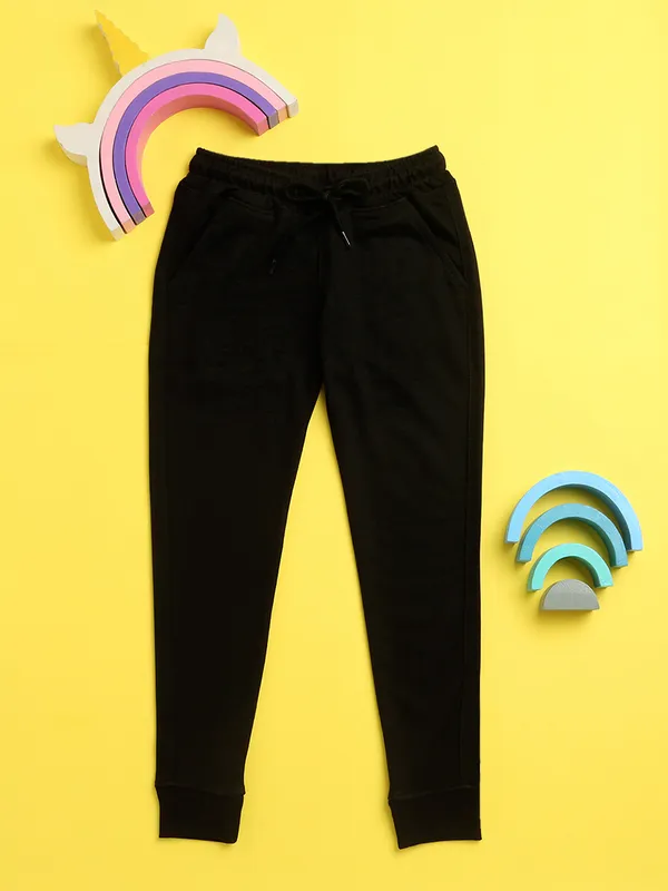 Nusyl_Black_Solid_Cotton_Blend_Straight_Fit_Joggers_With_Side_Pockets_Full_Length_Regular_Fit_Joggers