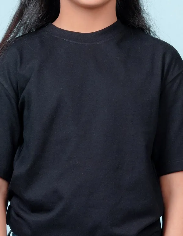 Black_Solid_Round_Neck_Half_Sleeves_Oversized_T-Shirt_For_Girls