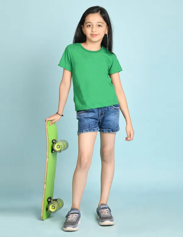 Green_Solid_Round_Neck_Half_Sleeves_T-Shirt_For_Girls