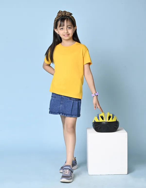 Yellow_Solid_Round_Neck_Half_Sleeves_Oversized_T-Shirt_For_Girls