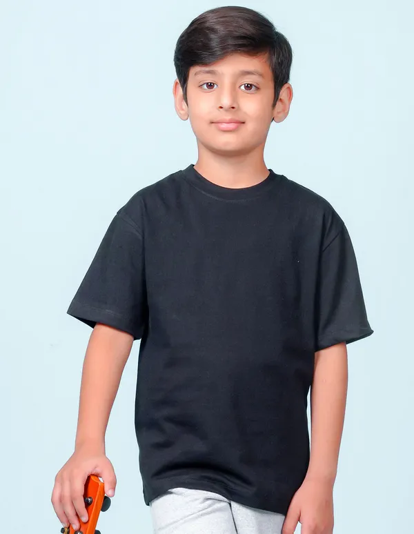 Black_Solid_Round_Neck_Half_Sleeves_Oversized_T-Shirt_For_Boys