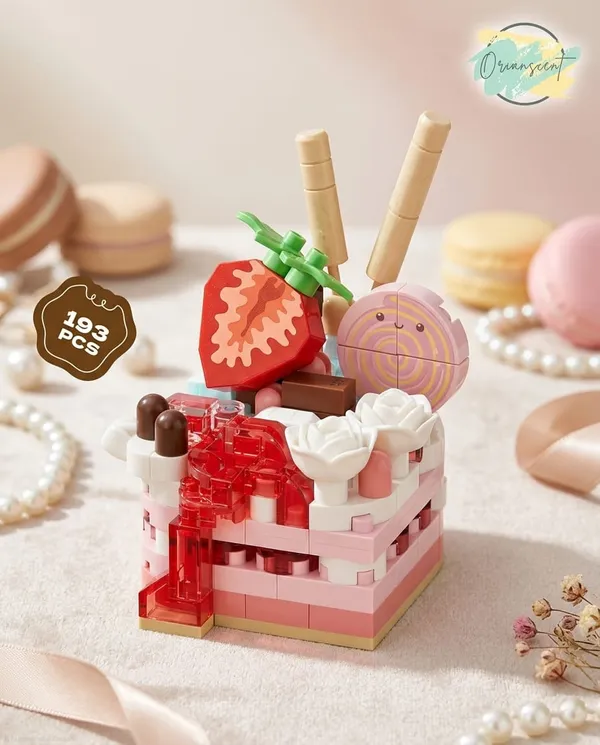 Dessert_Cake_Shop_Building_Block_Toys_-_Strawberry