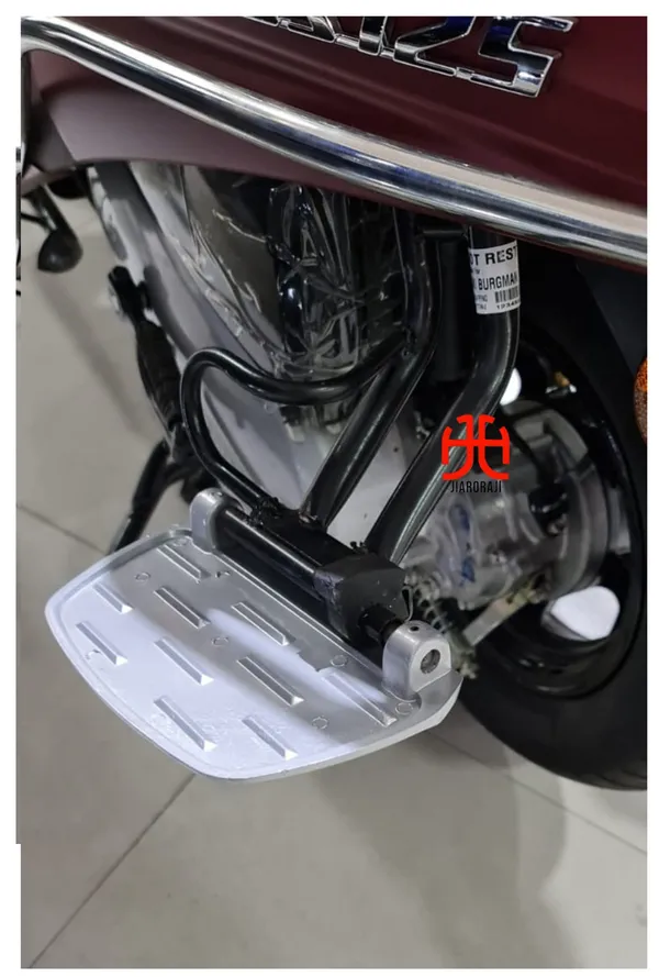 Ladies_Footrest_For_Suzuki_Access_125_Scooter