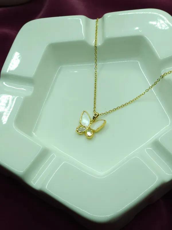 Gold_Aurora_Butterfly_Pendant_Necklace_For_Women