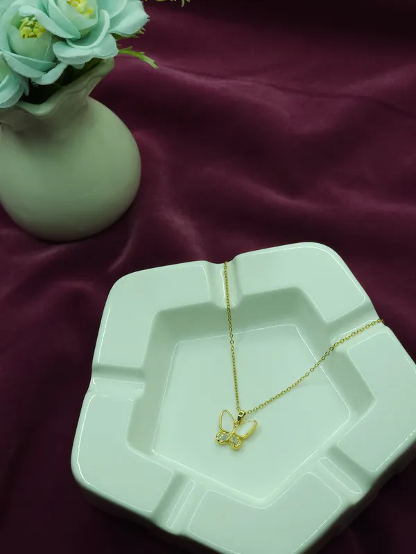 Gold_Aurora_Butterfly_Pendant_Necklace_For_Women