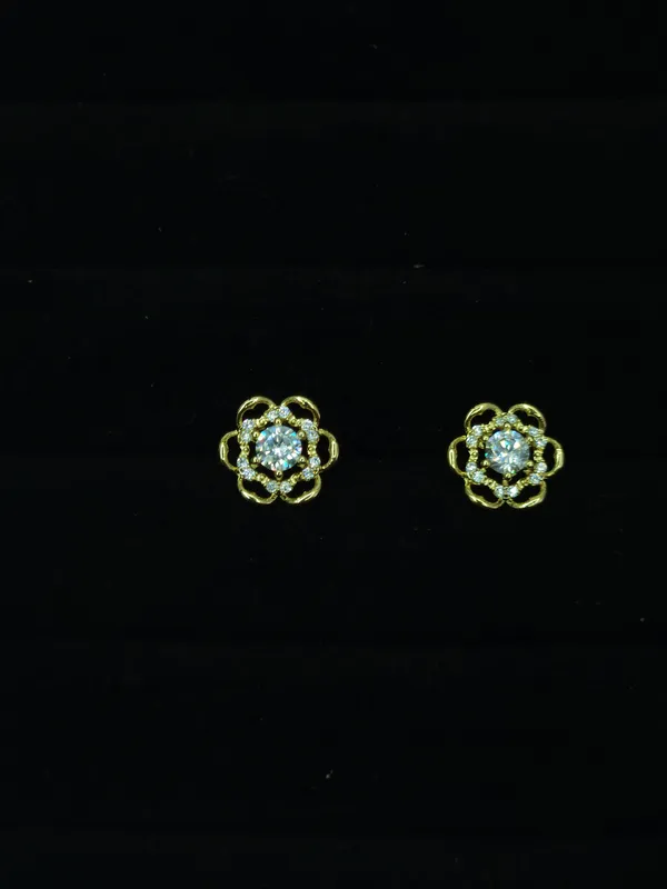 Gold_Radiant_Floral_Studs_For_Women