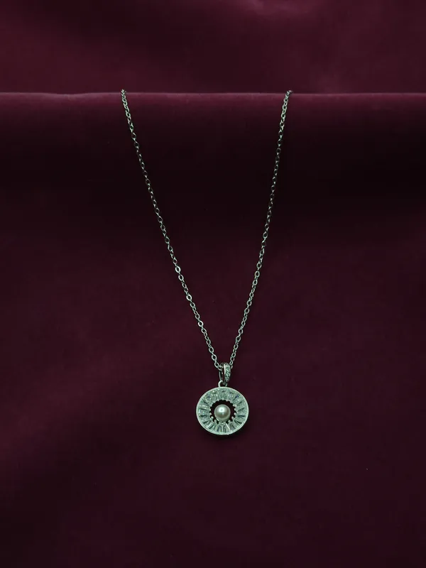 Silver_Imperial_Pearl_Halo_Necklace_For_Women