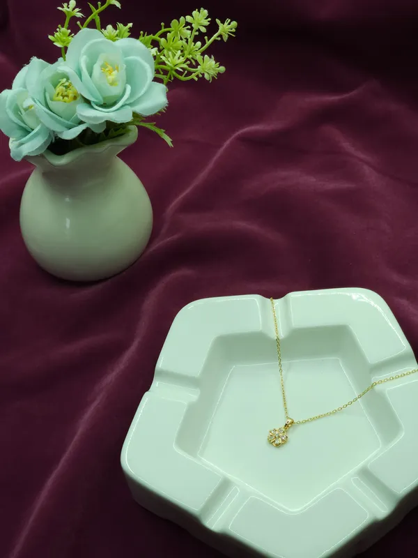 Gold_Flora_Crystal_Pendant_Necklace_For_Women