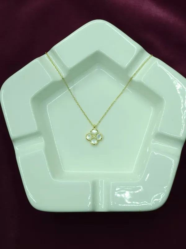 Gold_Celestia_Pearl_Bloom_Pendant_Necklace_For_Women
