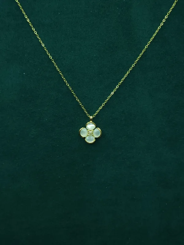 Gold_Celestia_Pearl_Bloom_Pendant_Necklace_For_Women
