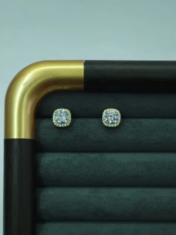 Gold_Zinnia_Halo_Stud_For_Women
