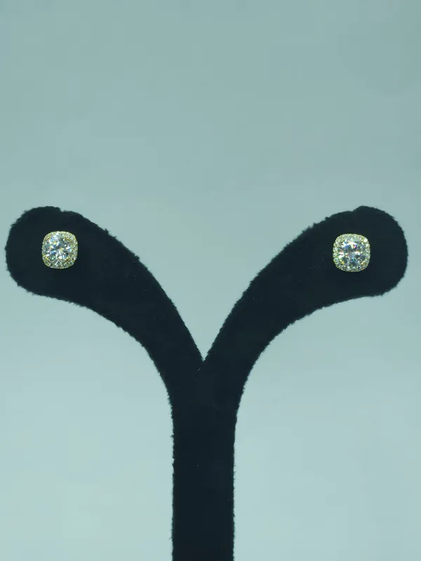 Gold_Zinnia_Halo_Stud_For_Women