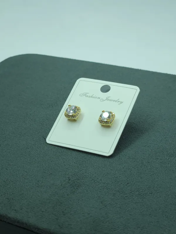 Gold_Zinnia_Halo_Stud_For_Women