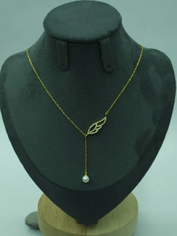 Gold_Celeste_Pearl_Drop_Necklace_For_Women
