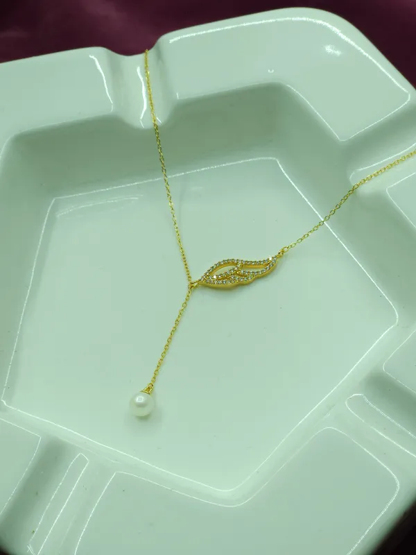 Gold_Celeste_Pearl_Drop_Necklace_For_Women